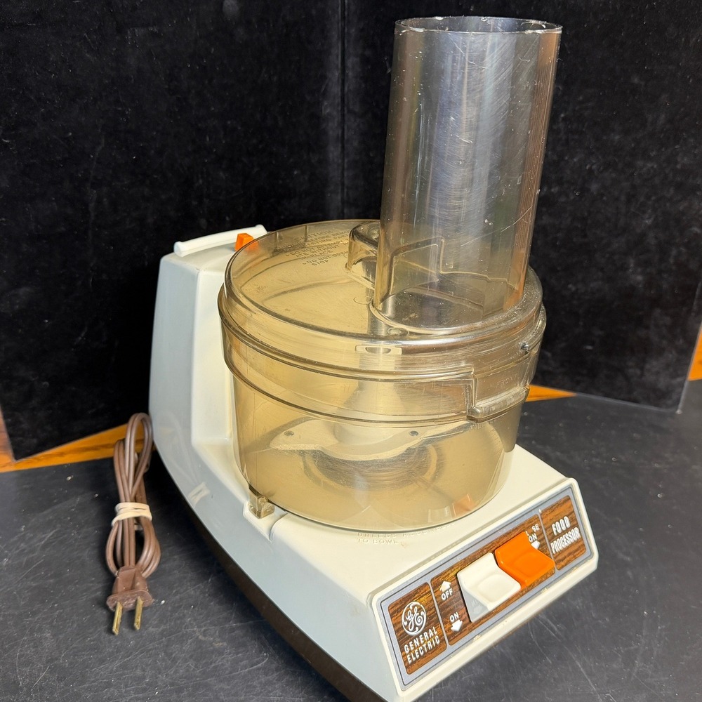 Vintage General Electric Food Processor D5FP1-Cream Brown Woodgrain, WORKS